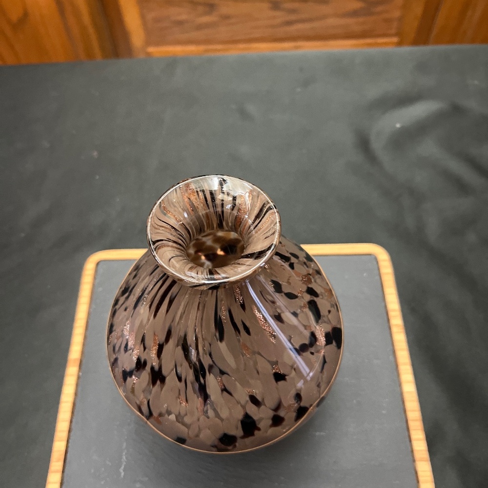 NWT Lidded Vase.  Colors of Taupe, Dark Brown and black With Metallic Spashes. - Picture 3 of 7